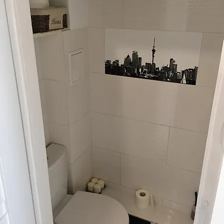 Apartament Zelazna Apartment